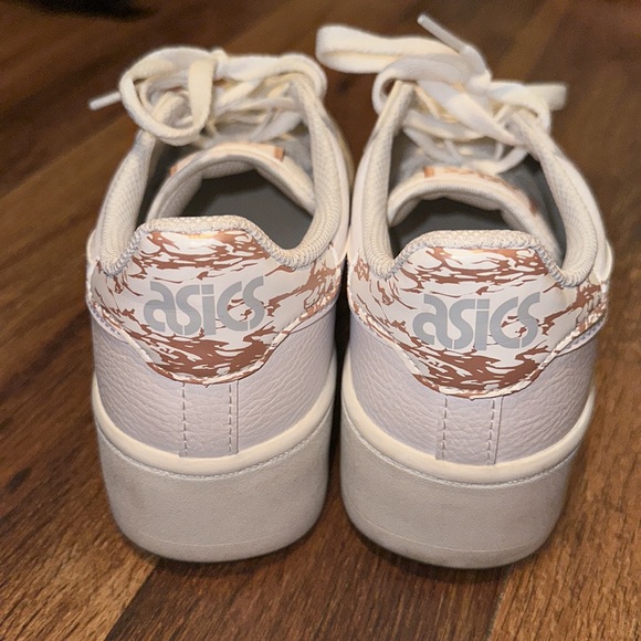 ASICS - Picture 4 of 5